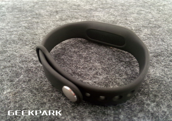 出货量100万台的小米手环，下一步要做什么？