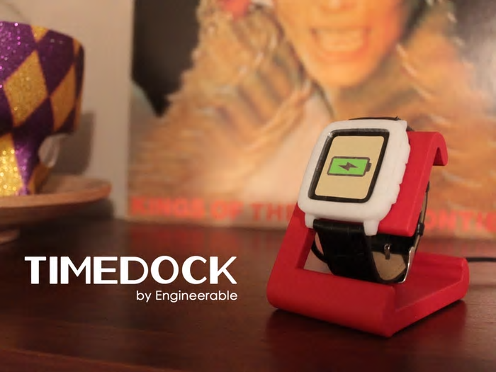 【智TV视频】TimeDock专为Pebble Time而生的无线充电基座
