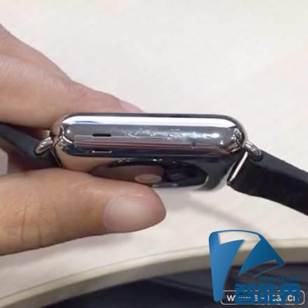 5000块的Apple Watch刚到手就刮花了