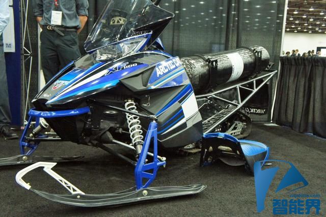 美国大学生研制出首款天然气动力雪地摩托