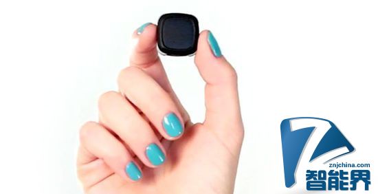 Revolar个人傍身设备：会呼救会GPS的小按钮