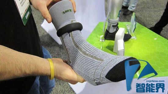 运动手环不够潮 来试试智能运动袜子