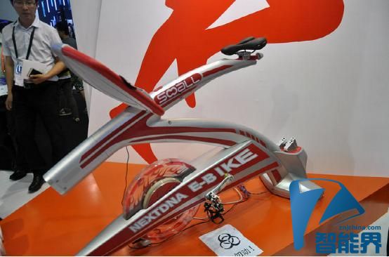 国产智能健身自行车：能自发电还带虚拟教练