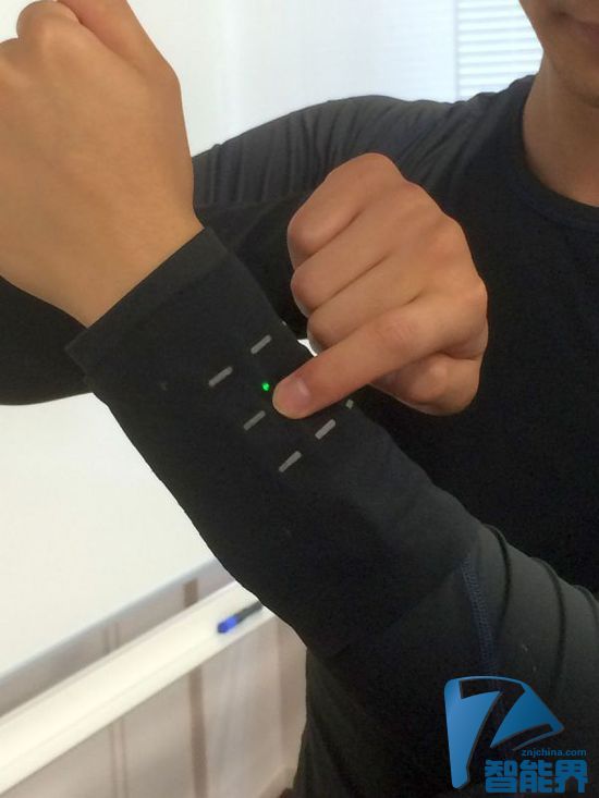 新型导电墨水：把电路“印”在衣服上