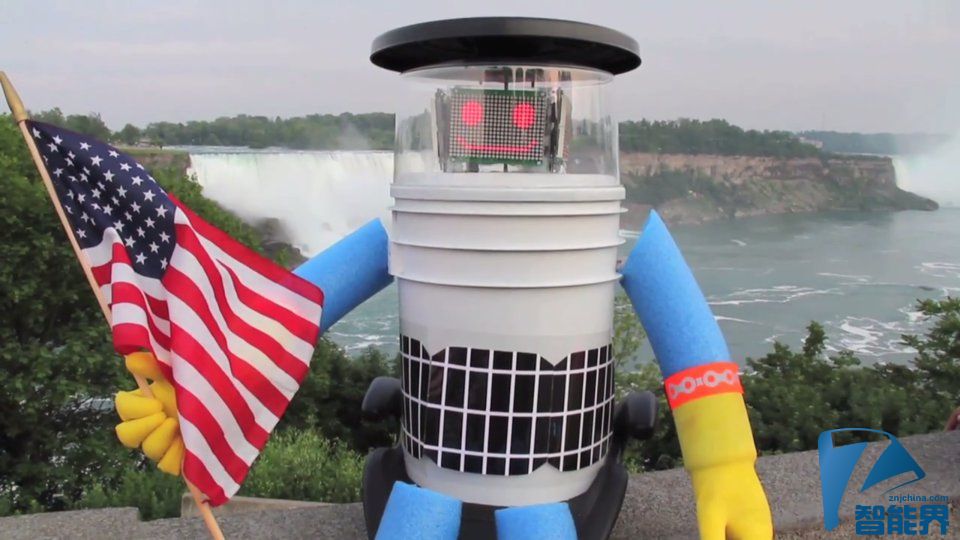 hitchBOT 暂时不能完成美国之旅