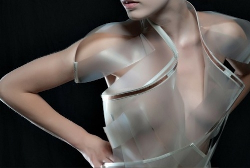 智能透明衣弱爆了，这款能自动变形的智能bra……