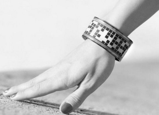 E-Ink推出Eyecatcher智能手镯:电池可使用一年