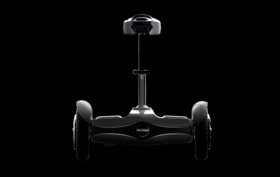 Airwheel发布第二代平衡车S6：坐立两用
