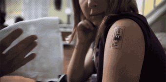 可用于医疗监督的电路板纹身，竟然还是临时的