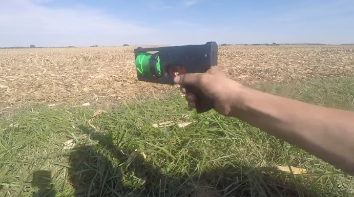 国外学生 3D 打印了一把左轮手枪