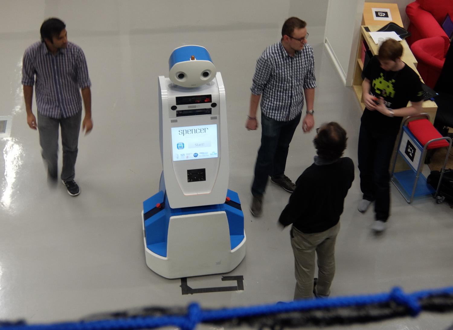 机器人 Spencer 将会在机场做「实习管家」