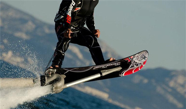 【智能界大百科】ZR Hoverboard能够飞起来的冲浪板