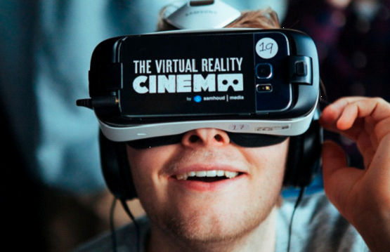 首家虚拟现实影院开业 新行业还是噱头？