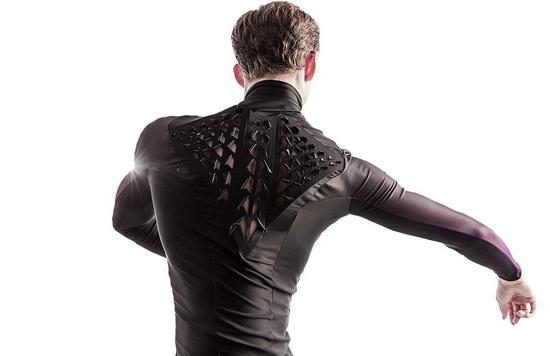 告别大汗淋漓！能自动为你通风散热的衣服