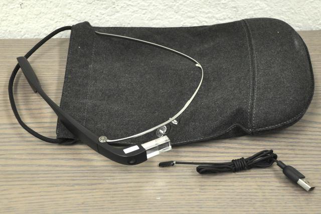 企业版Google Glass现身 镜腿自带折叠铰链