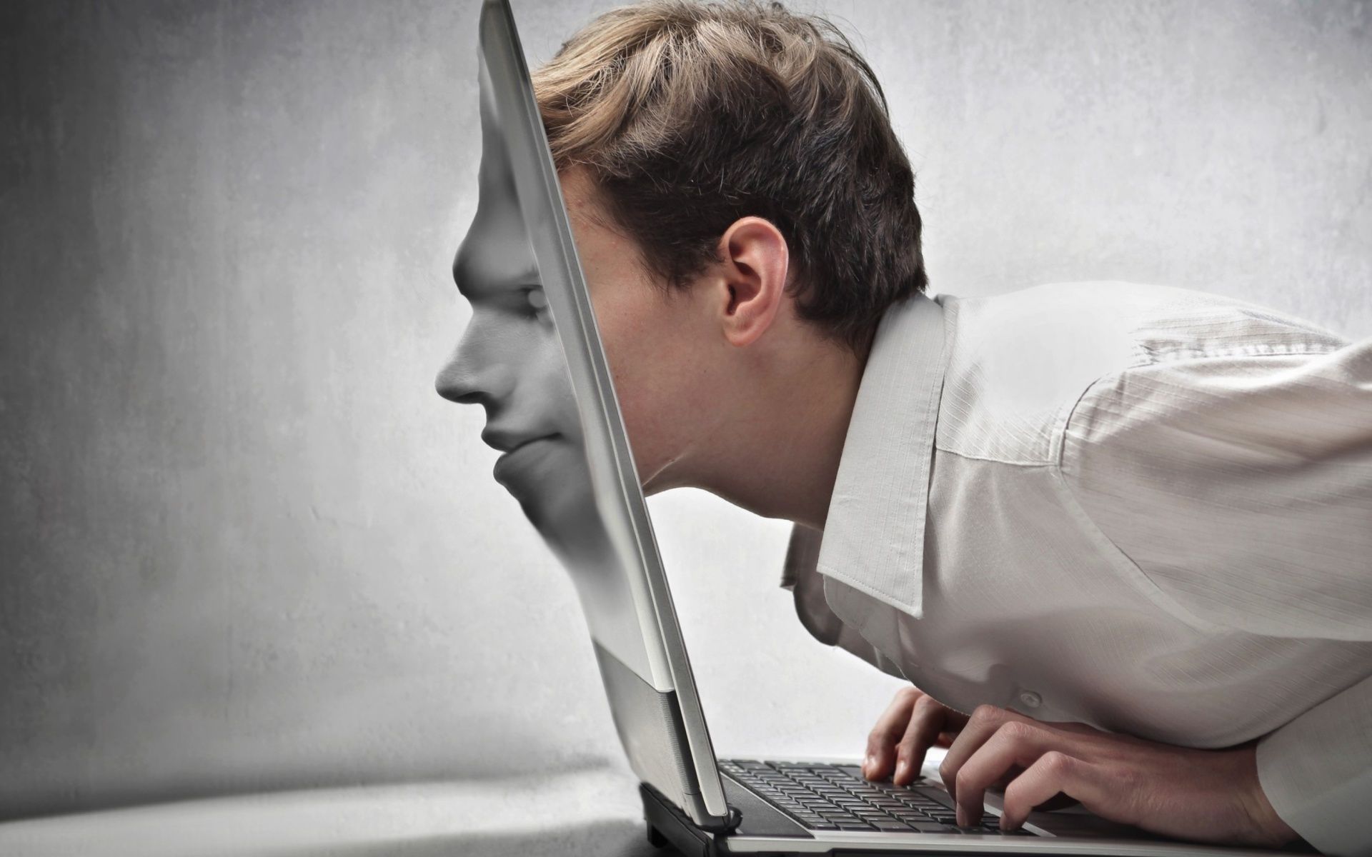 大咖们纷纷看好的VR市场，现实似乎有点“尴尬”