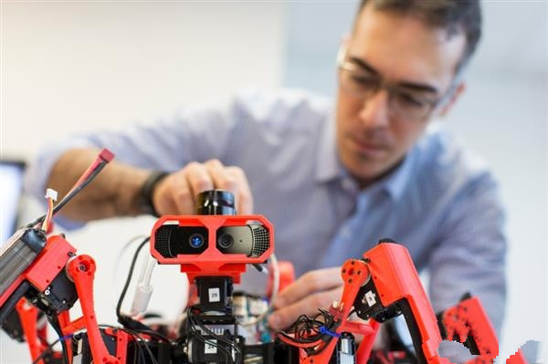  西门子3D打印蜘蛛机器人 原料来自玉米