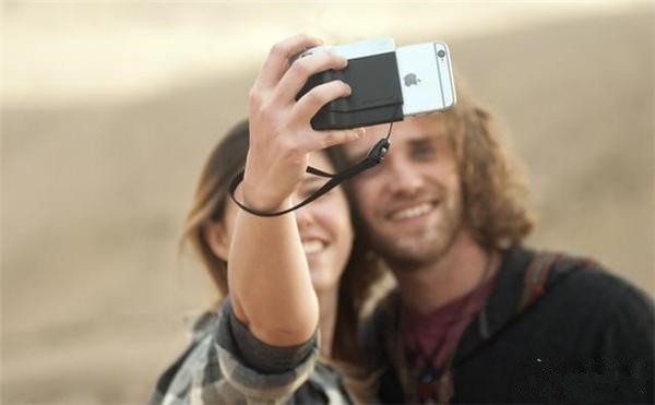 这个手机壳把iPhone变成真正的相机一样带感！