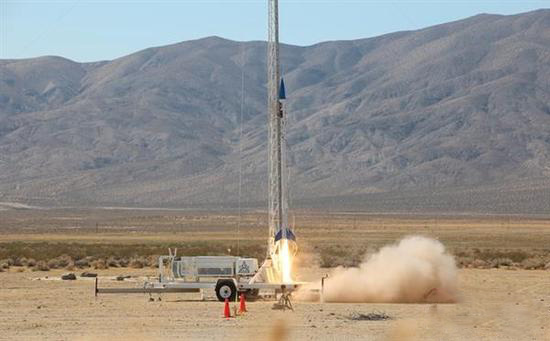美国学生成功发射带3D打印引擎的火箭