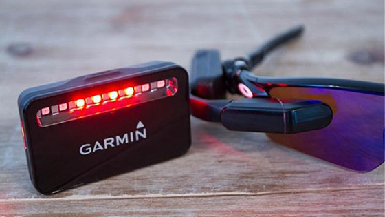 炫酷新体验 可以夹在太阳镜上的头戴显示器