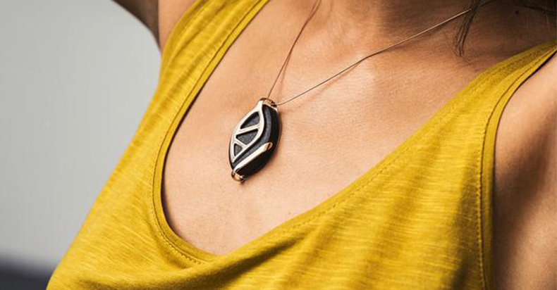 Leaf Urban智能珠宝通过追踪睡眠帮女性减压