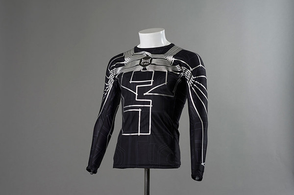 e-skin体感服 让你整个上半身都投入游戏当中