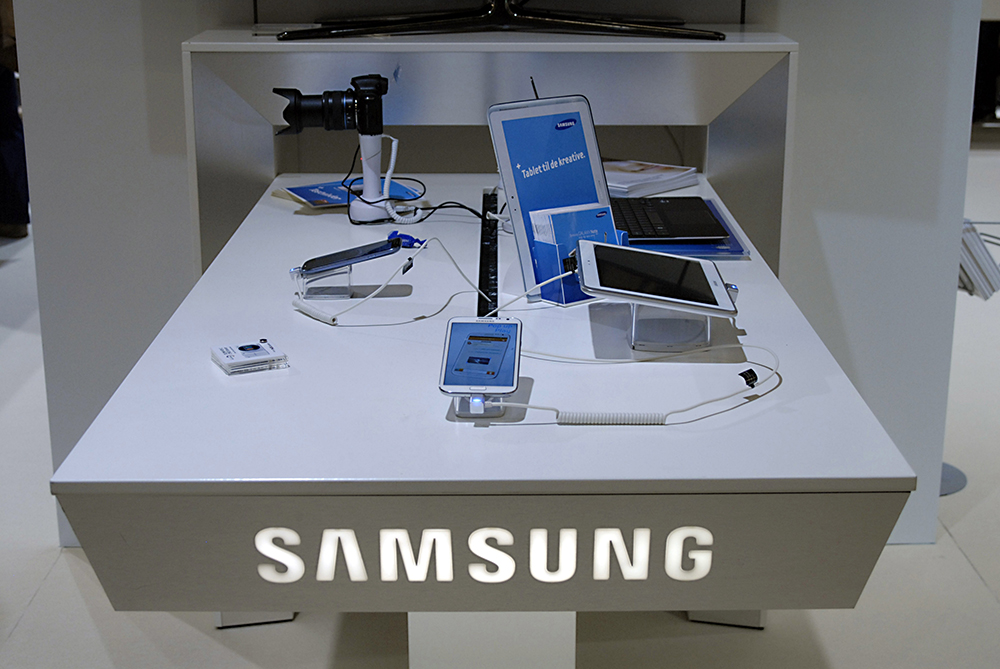 继手机之后三星平板也出事了，被卡冒烟致航班迫降