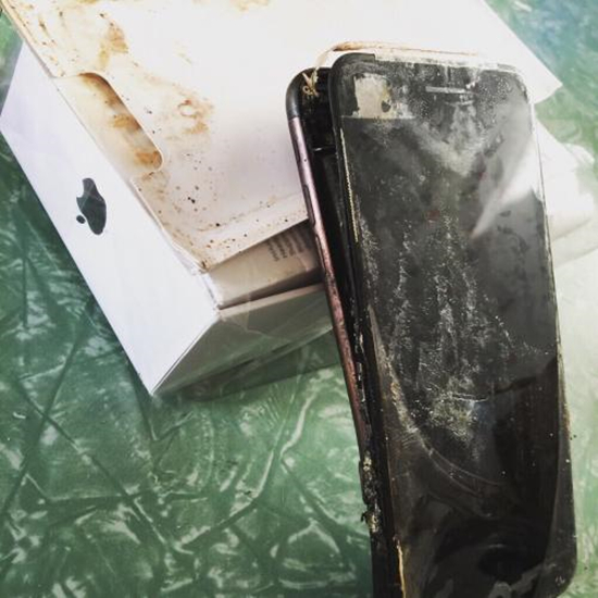 iPhone 7也爆炸了？苹果股价闻讯下跌还拖累了纳指