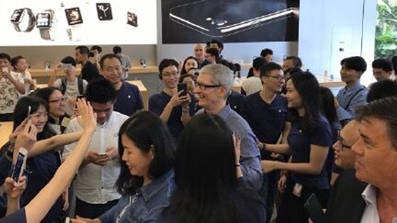 库克访问深圳 宣布苹果将在深圳设立研发中心