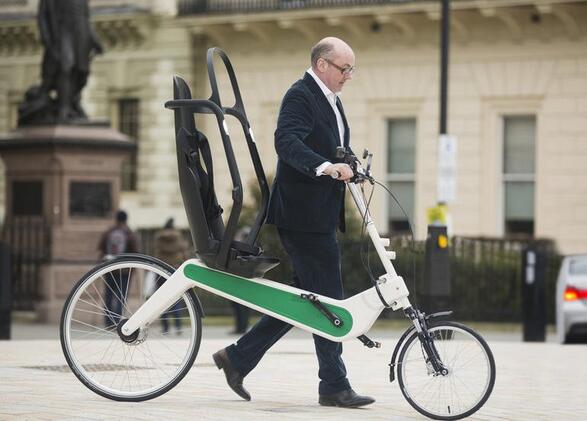 一辆自行车都能卖到2.8万了 感觉自己只能吃土了