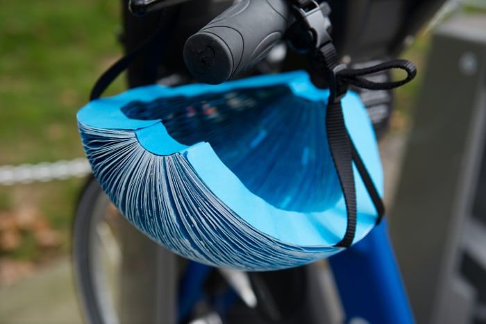 可折叠的纸板自行车头盔 只卖34块钱简直太便宜