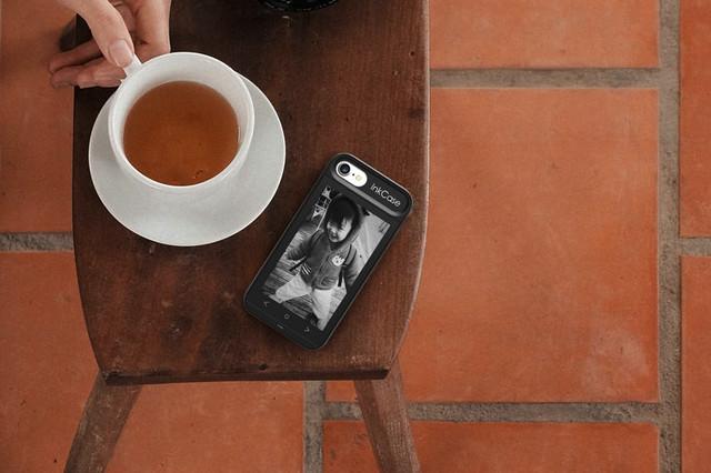 低调奢华 这款保护壳能让你的iPhone变双屏