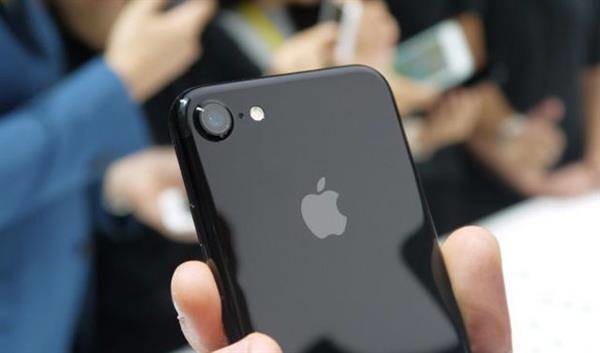 原来iPhone用了“中国芯” 浙江一公司开始赚苹果的钱