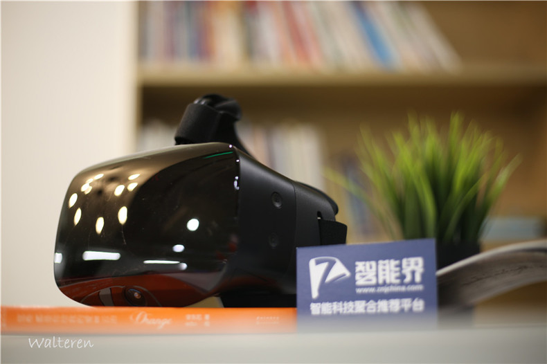 蚁视二代头盔拓展级套装，VR虚拟现实的高阶版本