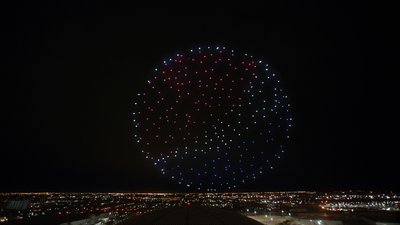 英特尔无人机、Lady Gaga引爆百事超级碗 点燃夜空中最亮的星