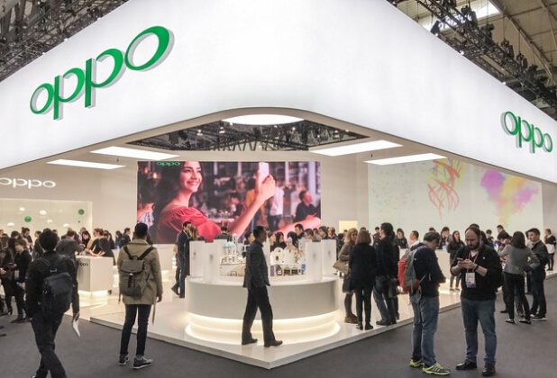 2017MWC智能手机现场：老情怀“碰撞”新科技