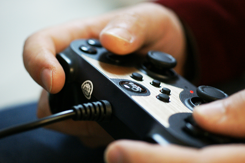 【智能界 wefinal】北通蝙蝠3“实况足球”极致体验