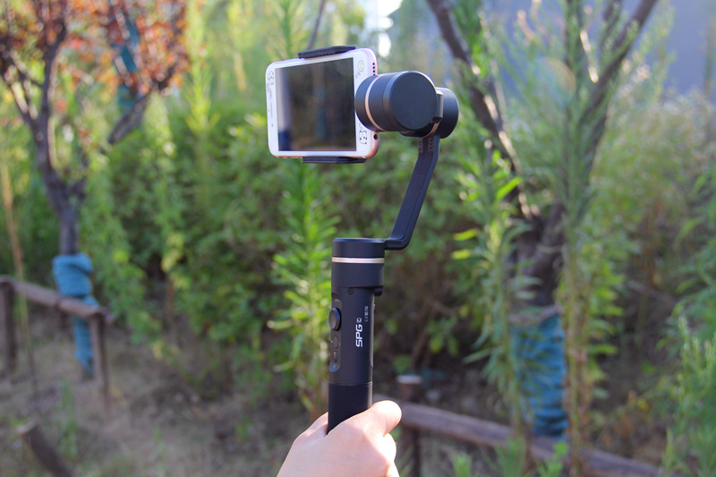 手机云台中的性价比之王，售价不足千元却不输中高端——飞宇SPG c三轴手机稳定器评测