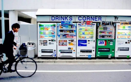 蹲点50个小时、5个场景，智能零售柜到底赚钱吗？