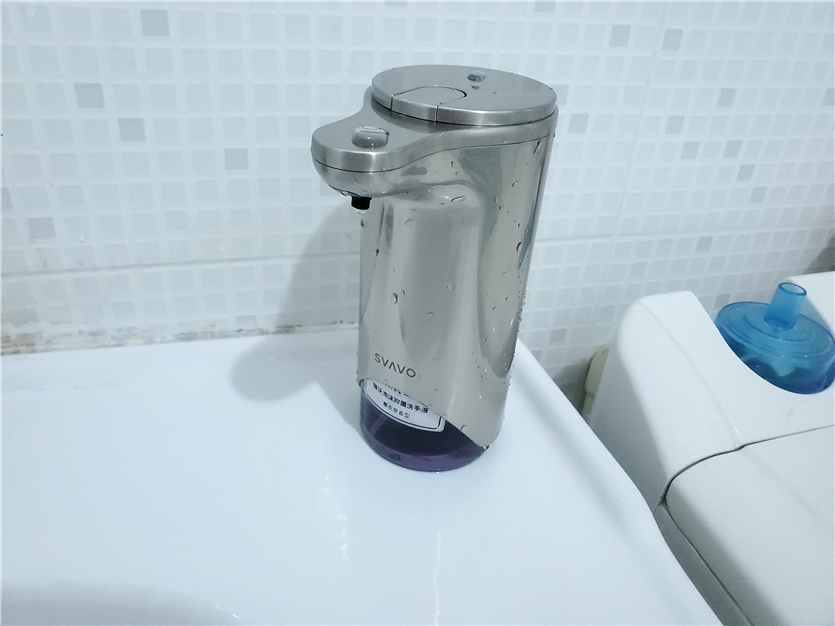 瑞沃智能感应洗手液机伸手即出，再也不怕细菌污染