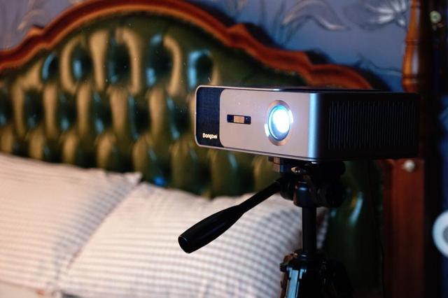 价格香、功能强，这也许是最具性价比的投影—当贝F1C智能投影