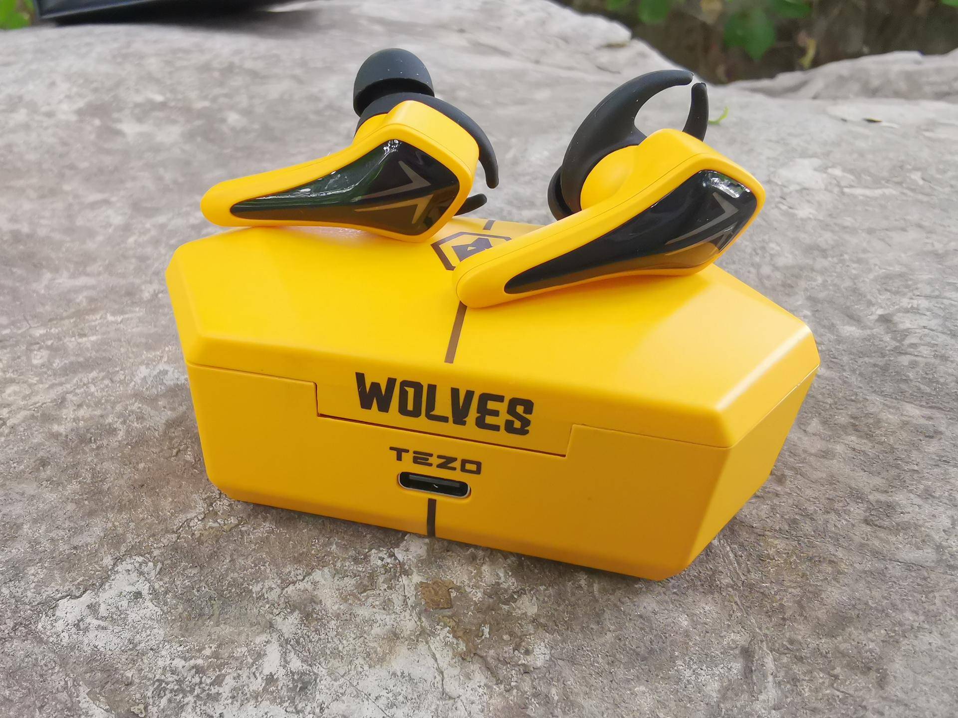 专业电竞耳机：Tezo Spark火花电竞真无线耳机