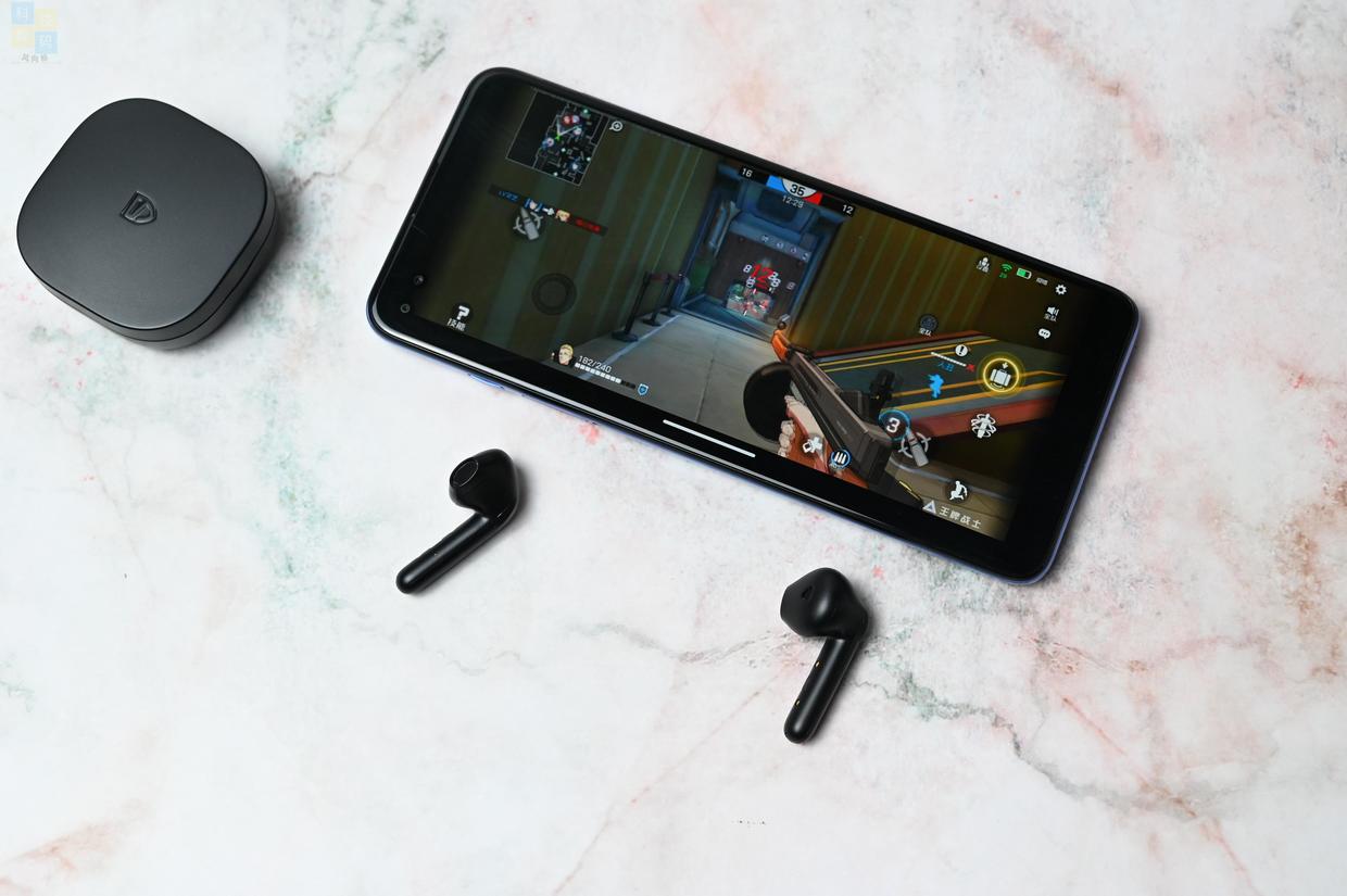  戴副玩手游更跟手的真无线，还能随时无线充，泥炭TrueAir2+上手