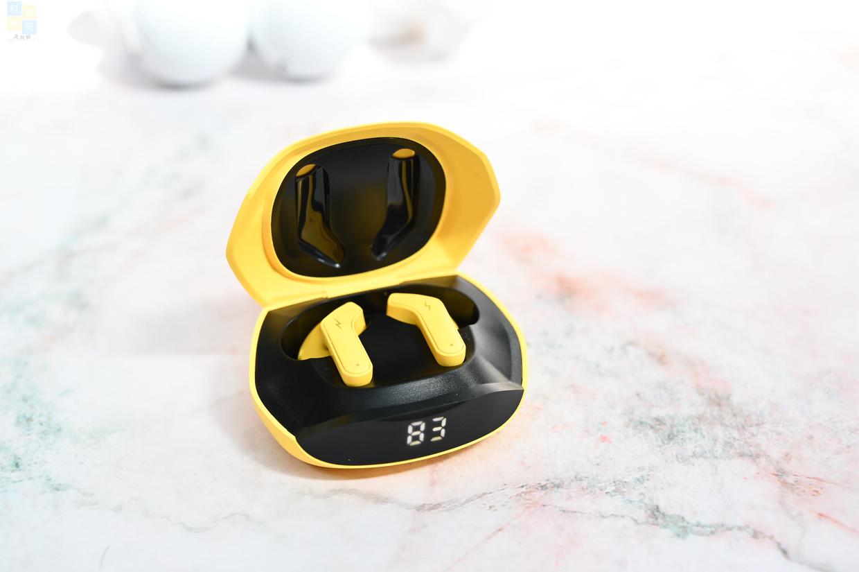 适合学生党的吃鸡利器，延迟更低的真无线游戏耳机黑爵A1上手体验