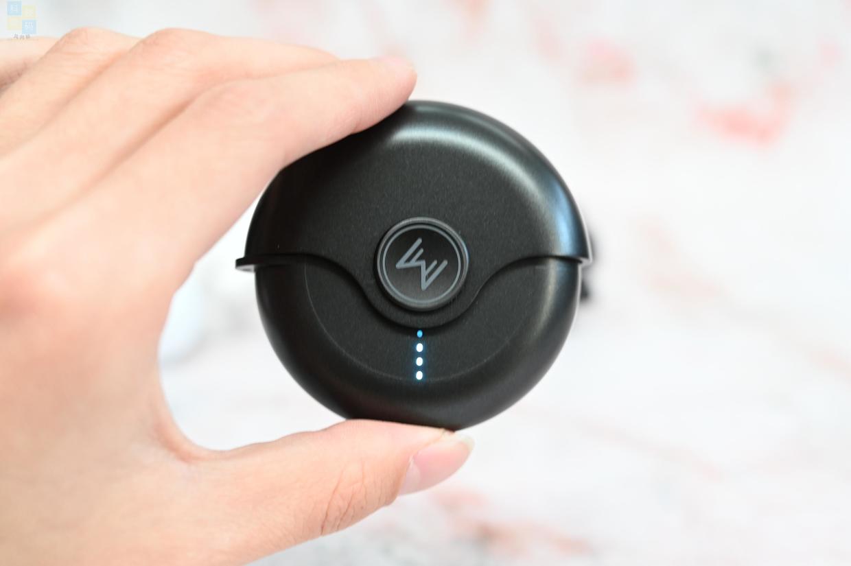 活泼好动的真无线耳机，瞬间变身指尖陀螺，渡漫R1 Pro上手