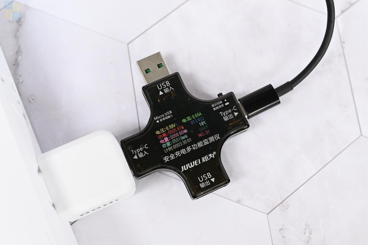 安全好用的手机充电器，体积小巧兼容性强，Aohi 20W快充体验