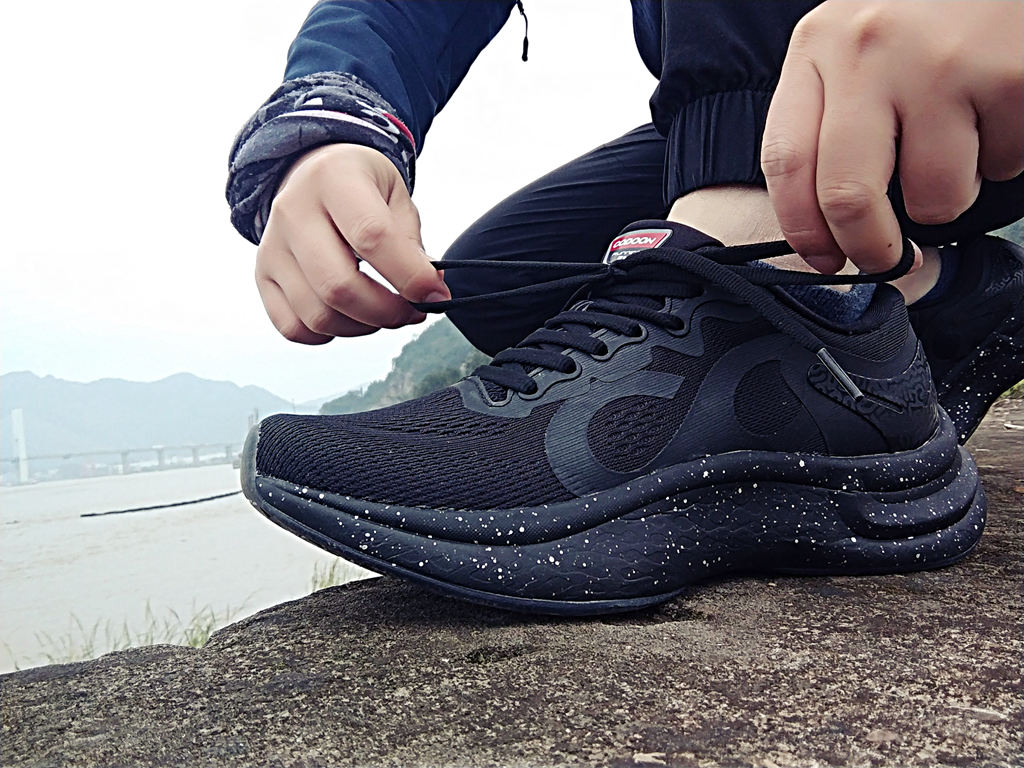 越跑越起劲：咕咚21K逐日跑鞋