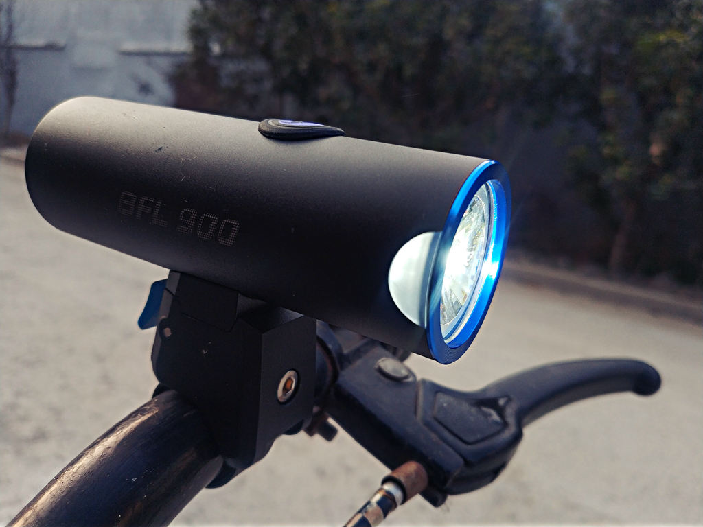 自在骑行：傲雷自行车前灯BFL900