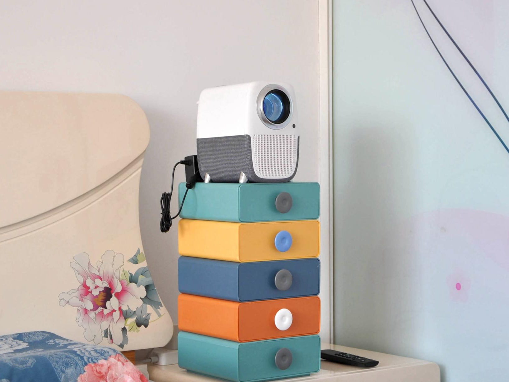 泰捷 WEBOX T1S 投影仪新品评测：千元售价真1080P，还支持梯形校正