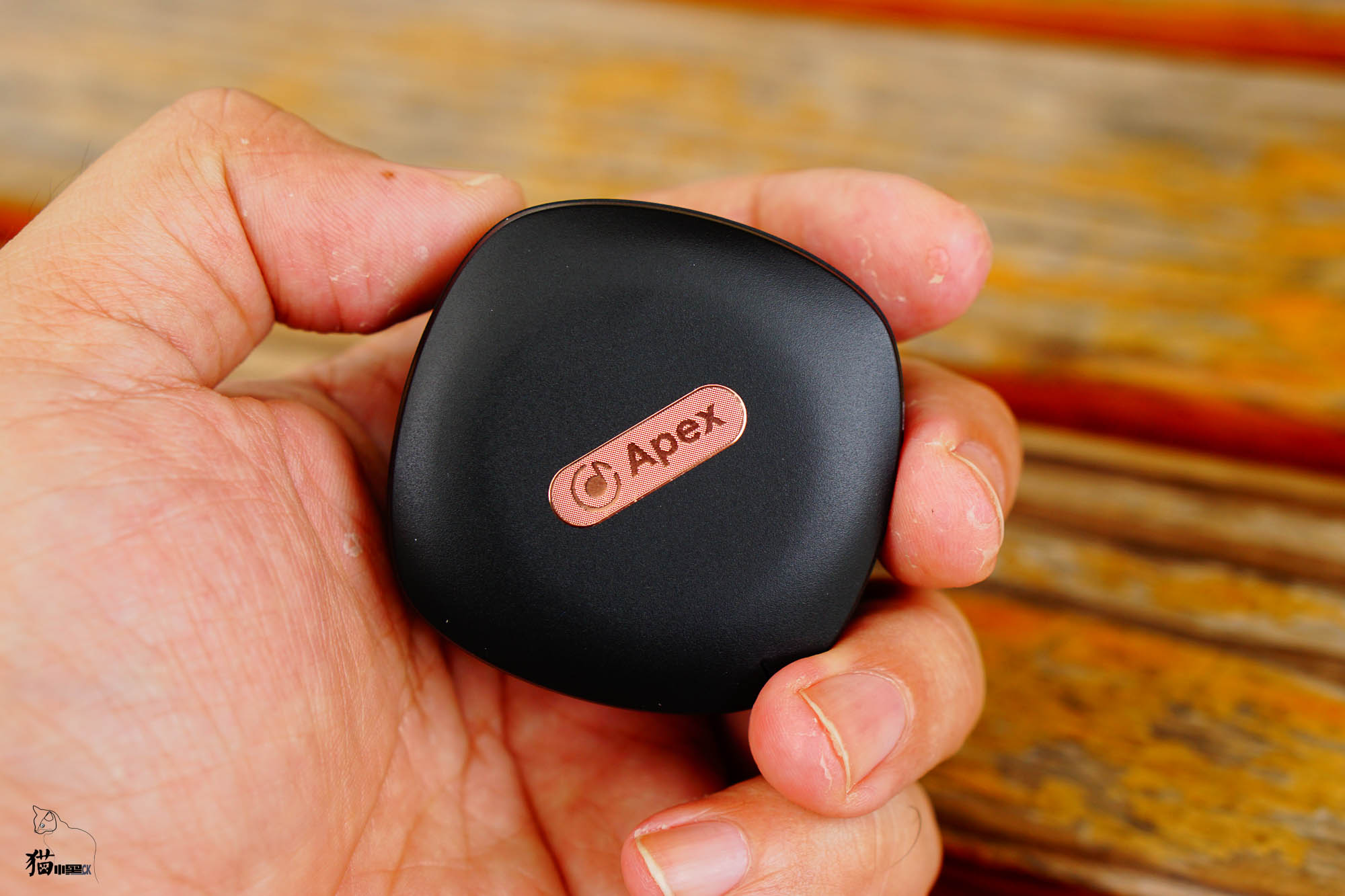 滑出你的风采，魅动APEX真无线蓝牙耳机